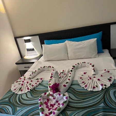 Bed & Breakfast Meryam Sueit Deluxe Side