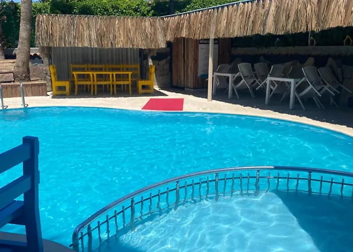 Meryam Deluxe 3* Side