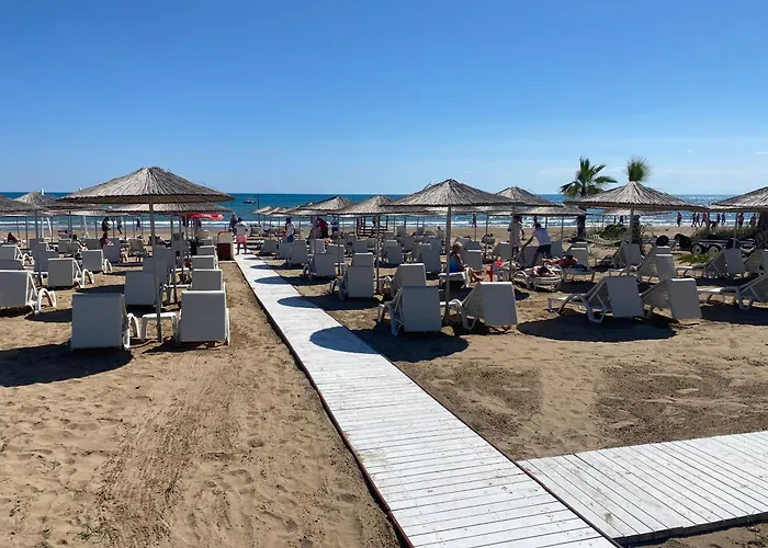 Meryam Deluxe Bed & Breakfast 3*