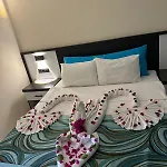 Bed & Breakfast Meryam Deluxe Side