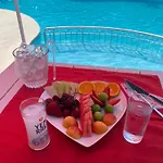 Meryam Deluxe Bed & Breakfast