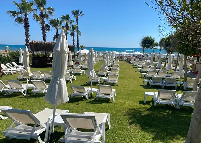 Meryam Deluxe 3* Side